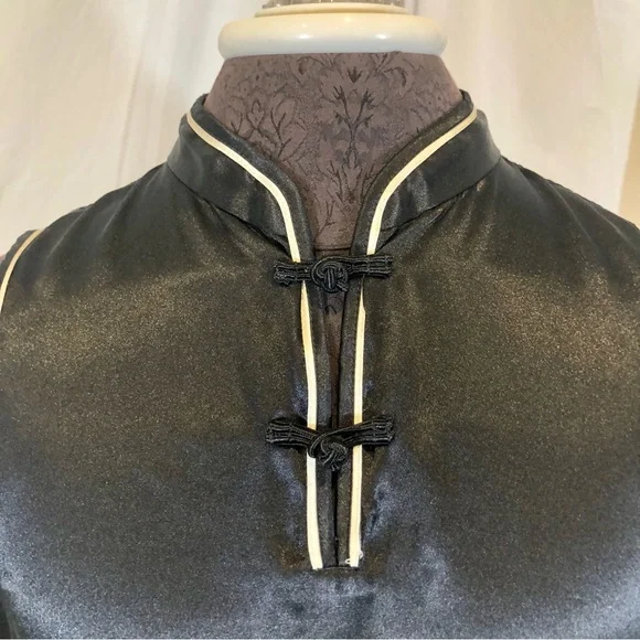 Vintage 1990s Jones NY Satin Sleeveless Blouse w/ Mandarin Collar & Toggle Clasp - Picture 2 of 10